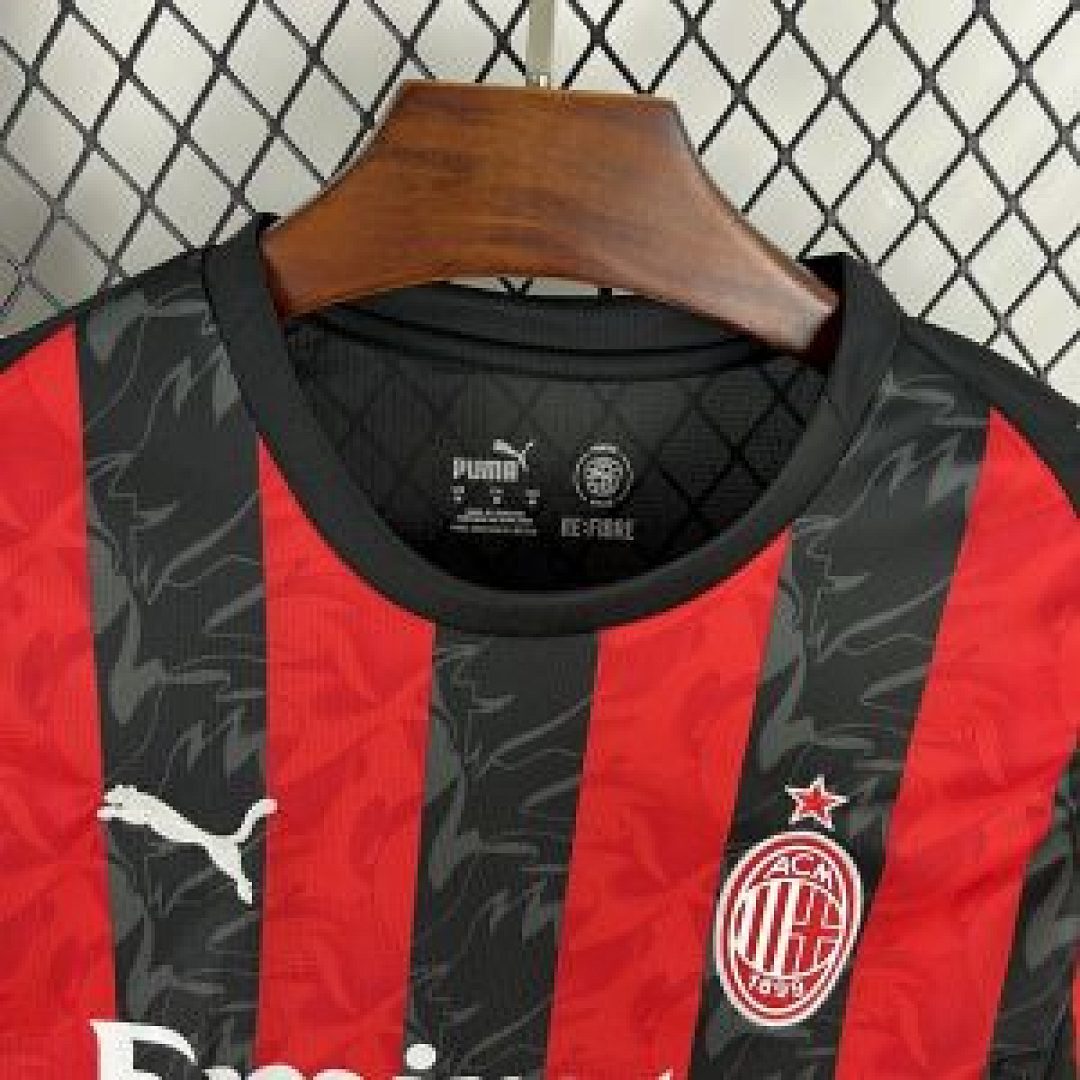 Camisa AC Milan Home 2025/26 Manga Longa 4