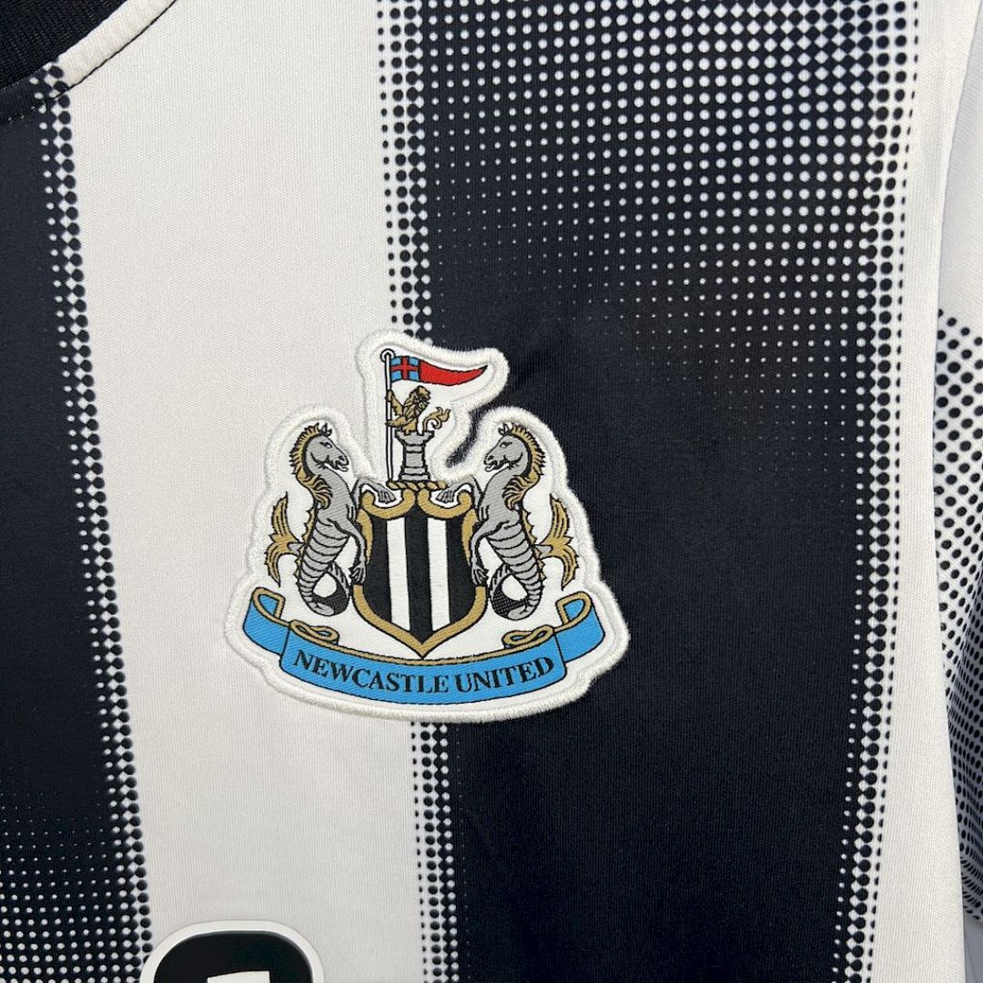 Camisa Newcastle United Home 2025/26 Feminina 5