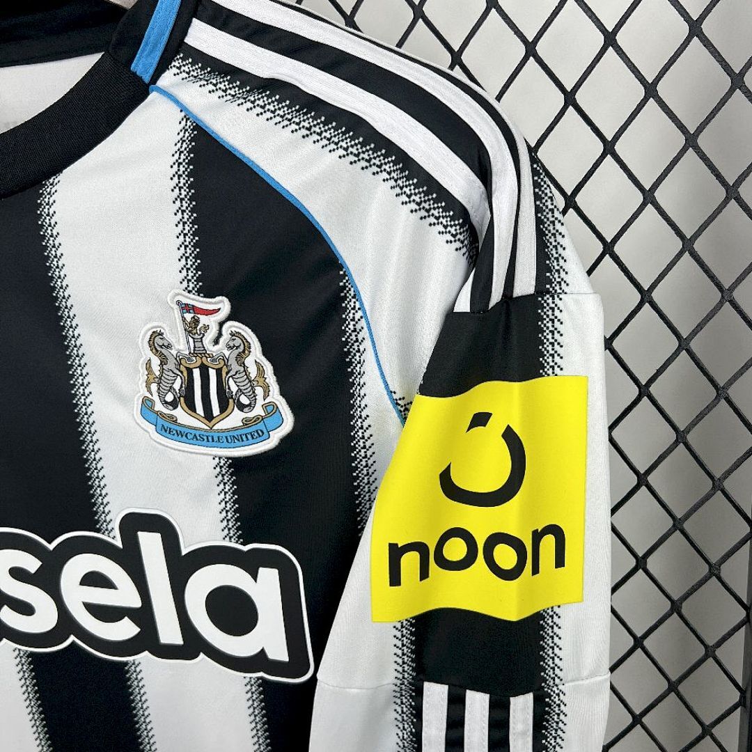 Camisa Newcastle United Home 2025/26 Manga Longa 3