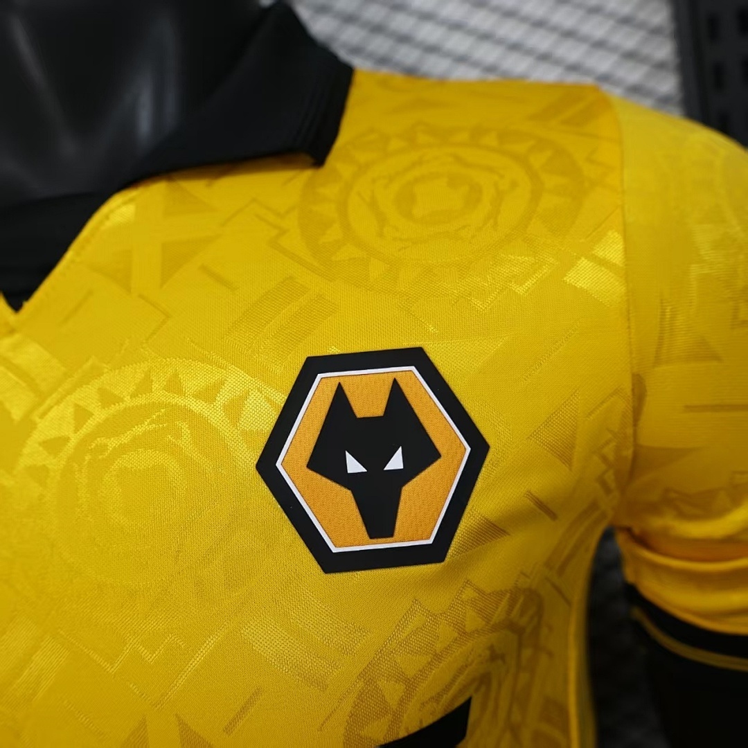 Camisa Wolverhampton Wanderers Player Home 2025/26 3